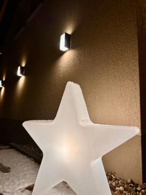 Studio Apartment Cozy mit Terrasse und Parkplatz